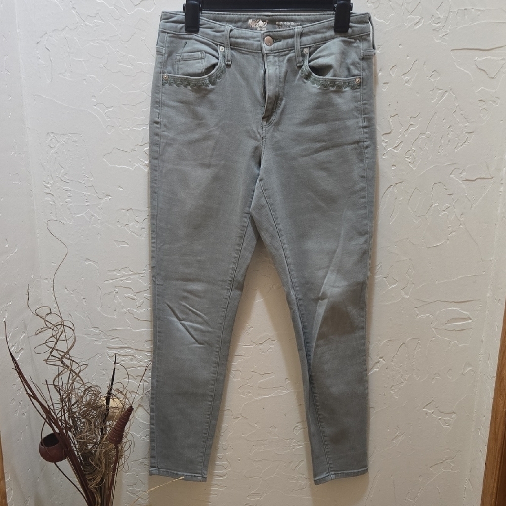 3/$10 Chic Grayish GreenSkinny Jeans